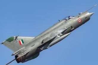 पलक झपकते ही कर देगा दुश्मन का सफाया… IAF को जल्द मिलेगा स्वदेशी तेजस 17