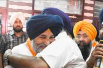 Political : सुरजीत सिंह गढ़ी अपने सैकड़ों साथियों सहित अकाली दल में शामिल हो गए 4