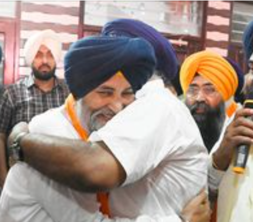Political : सुरजीत सिंह गढ़ी अपने सैकड़ों साथियों सहित अकाली दल में शामिल हो गए 6