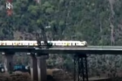 दुनिया के सबसे ऊंचे चनाब पुल से पहली बार चली ट्रेन 10