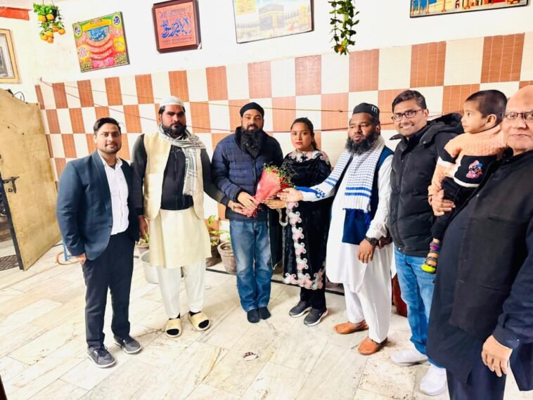 41 नंबर वार्ड से जीते हुए पार्षद शबनम पति अयूब खान के आप में आने से मुस्लिम समाज में खुशी : अकबर अली   41 नंबर वार्ड से जीते हुए पार्षद शबनम पति अयूब खान के आप में आने से मुस्लिम समाज में खुशी : अकबर अली