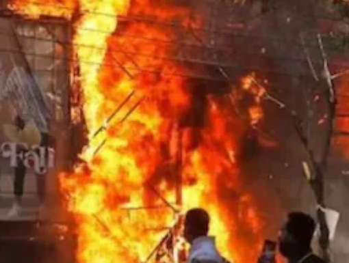 बांग्लादेश में एक और हिंदू मंदिर पर हमला