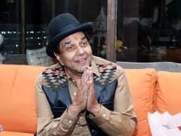 एक्टर धर्मेंद्र को दिल्ली कोर्ट ने भेजा समन