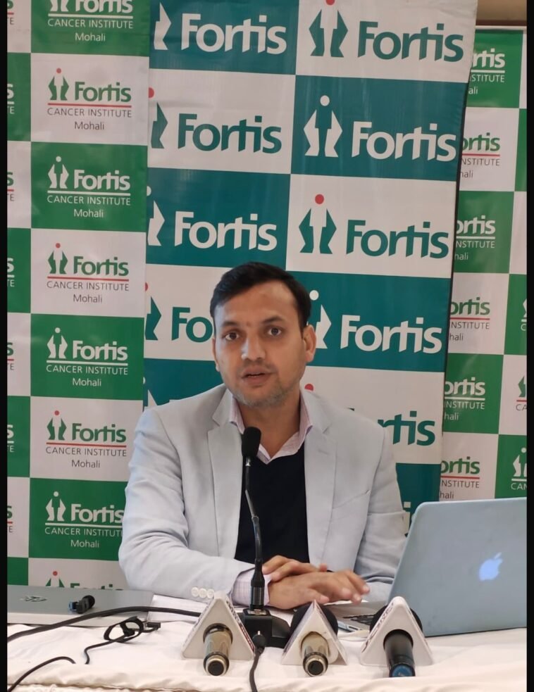 फोर्टिस मोहाली में रोबोट ऐडेड सर्जरी के माध्यम से 79 वर्षीय महिला का स्टेज 3 टॉन्सिल कैंसर सफलतापूर्वक इलाज किया गया