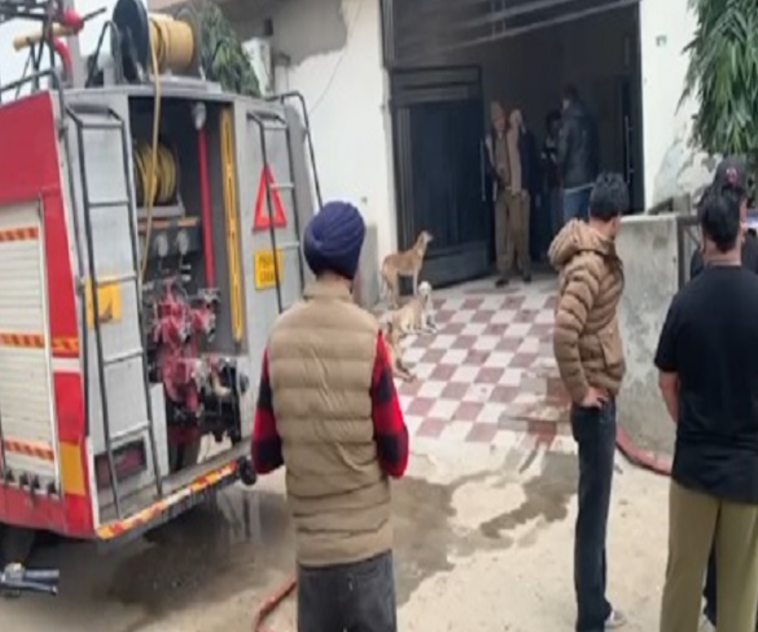 जालंधर की इस कॉलोनी में सुबह-सुबह बड़ी घटना जालंधर की इस कॉलोनी में सुबह-सुबह बड़ी घटना