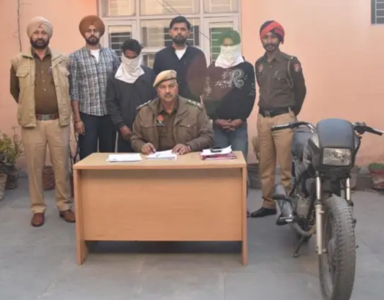 पुलिस स्टेशन भार्गो कैंप ने दो लुटेरों को किया गिरफ्तार पुलिस स्टेशन भार्गो कैंप ने दो लुटेरों को किया गिरफ्तार