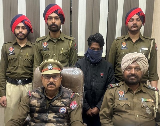 Jalandhar : 4.8 ग्राम हैरोइन ओर 500 रुपए ड्रग मनी सहित एक काबू Jalandhar : 4.8 ग्राम हैरोइन ओर 500 रुपए ड्रग मनी सहित एक काबू