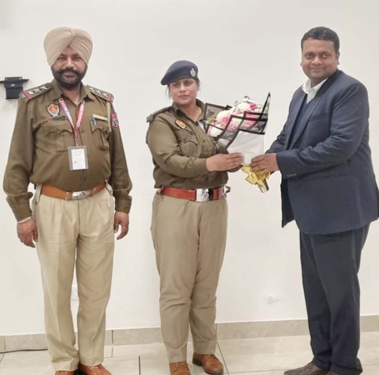 Adampur Airport की बढ़ाई गई सुरक्षा Adampur Airport की बढ़ाई गई सुरक्षा