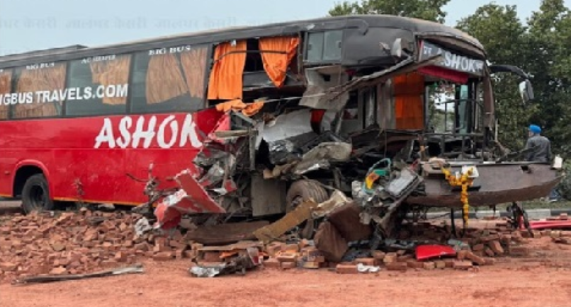 जालंधर में यात्रियों से भरी बस का भयानक हादसा