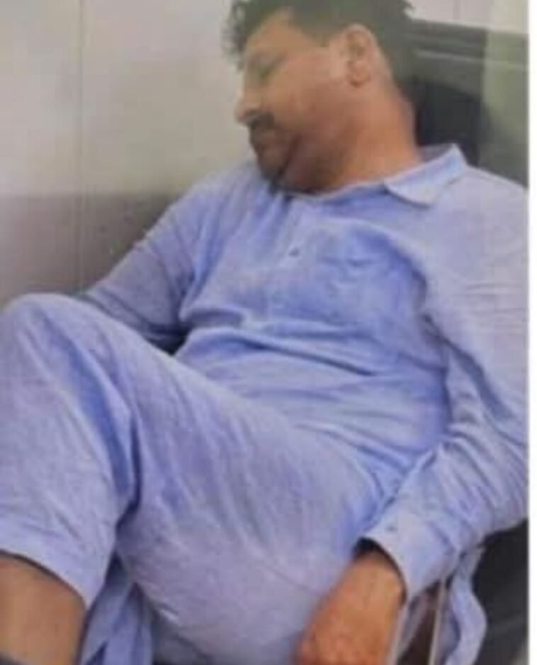 विधायक रमन अरोड़ा से कोई रियायत नहीं, कुर्सी पर सोते फोटो हुई वायरल विधायक रमन अरोड़ा से कोई रियायत नहीं, कुर्सी पर सोते फोटो हुई वायरल