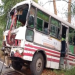 सुबह-सुबह यात्रियों से भरी बस हादसे का शिकार