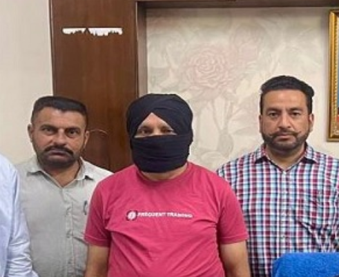 Jalandhar : सब इंस्पेक्टर रंगे हाथों गिरफ्तार