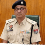 4 पिस्तौल, 7 कारतूस, 295 ग्राम हेरोइन और 27500 रुपए ड्रग मनी बरामद 4 पिस्तौल, 7 कारतूस, 295 ग्राम हेरोइन और 27500 रुपए ड्रग मनी बरामद