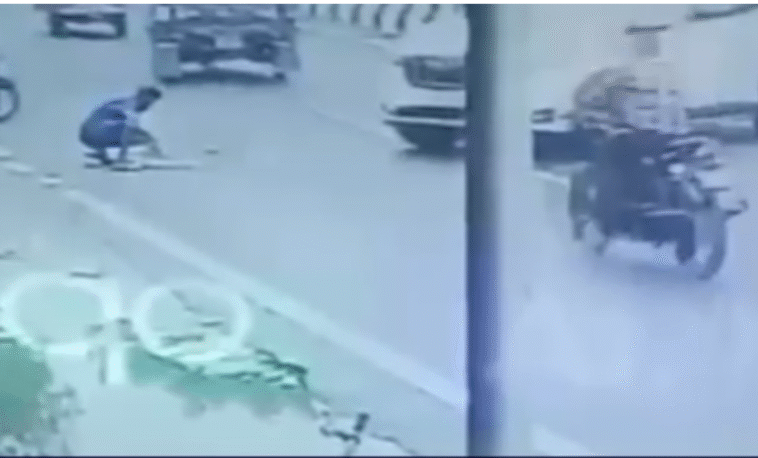 जालंधर में लाडोवाली रोड पर शख्स को रौंदती चली गई कार जालंधर में लाडोवाली रोड पर शख्स को रौंदती चली गई कार