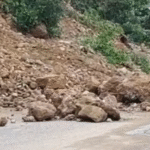 पठानकोट में Landslide पठानकोट में Landslide