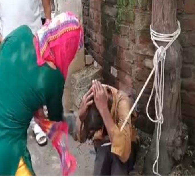 जालंधर : 4 वर्षीय बच्ची को किडनैप कर ले जाता व्यक्ति लोगों ने किया काबू जालंधर : 4 वर्षीय बच्ची को किडनैप कर ले जाता व्यक्ति लोगों ने किया काबू