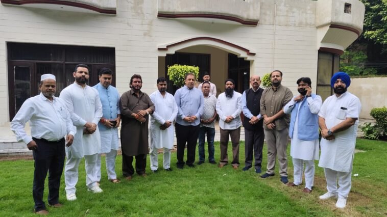 आई लव मोहम्मद” पर किए जा रहे विवाद पर समझौता, शहर के जिम्मेवार लोगों की वजह से हिंदू-मुस्लिम भाईचारा कायम आई लव मोहम्मद” पर किए जा रहे विवाद पर समझौता, शहर के जिम्मेवार लोगों की वजह से हिंदू-मुस्लिम भाईचारा कायम