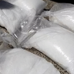 भारी मात्रा में हेरोइन और खाली मैगजीन बरामद भारी मात्रा में हेरोइन और खाली मैगजीन बरामद