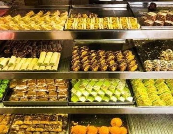 मिठाई की फैक्ट्रियों में Raid मिठाई की फैक्ट्रियों में Raid