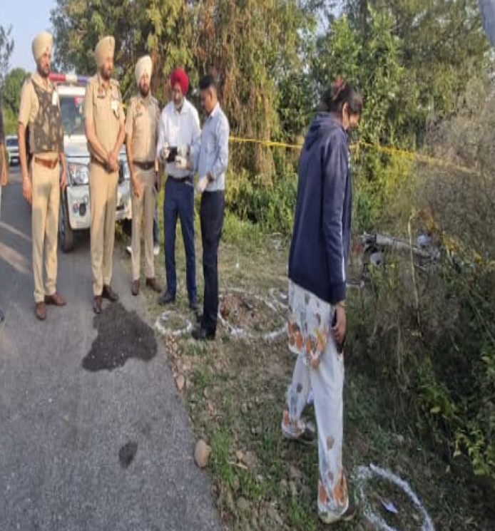 पुलिस व बदमाशों में चली ताबड़तोड़ गोलियां