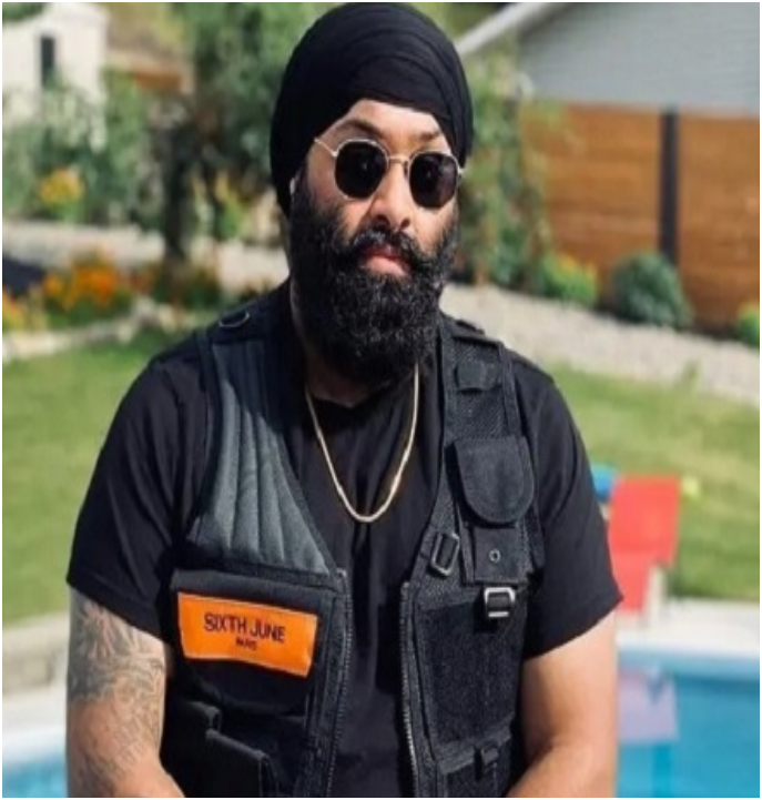 मशहूर पंजाबी गायक के घर पर गोलीबारी मशहूर पंजाबी गायक के घर पर गोलीबारी