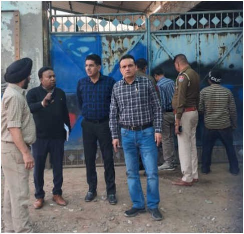 प्रॉपर्टी टैक्स डिफॉल्टर्स पर निगम टीम ने कसा शिकंजा