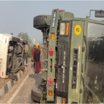 जालंधर-पठानकोट हाईवे पर फौजियों से भरा Truck पलटा