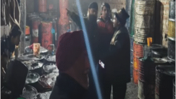 जालंधर के इस इलाके में नकली तेल बनाने वाले गोदाम का पर्दाफाश