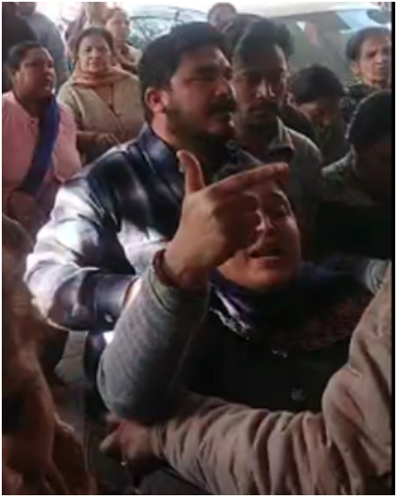 जालंधर में शिवसेना नेता को सरेआम थप्पड़!