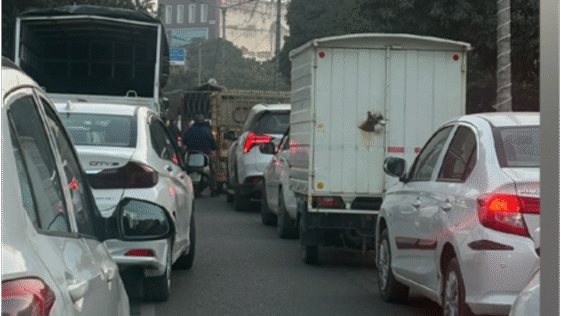 Jalandhar शहर के सबसे व्यस्त चौक पर लगा लंबा जाम