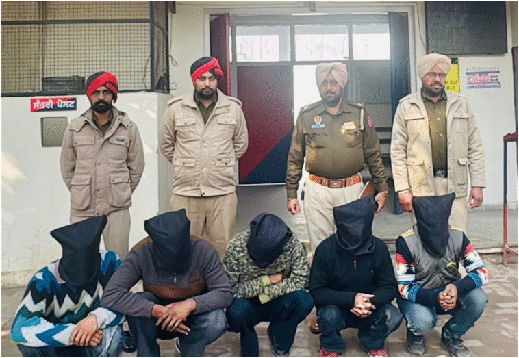 लूटपाट की योजना बना रहे गिरोह का पर्दाफाश लूटपाट की योजना बना रहे गिरोह का पर्दाफाश