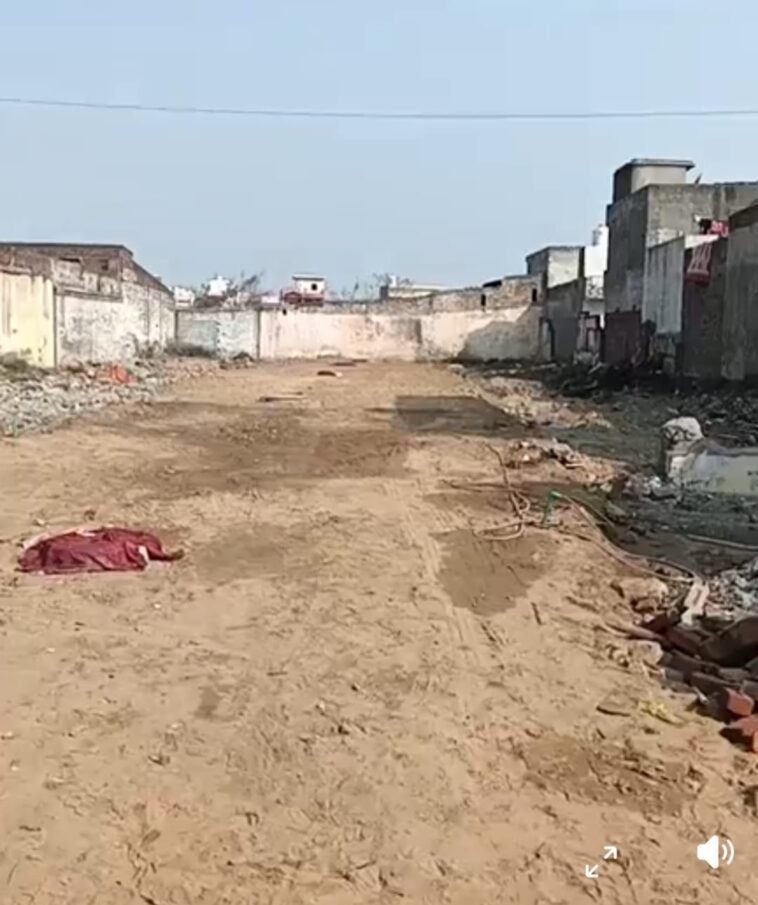 जालंधर :काला सिंघा रोड डोली पैलेस में काटी गई अवैध कॉलोनी, सरकार को लगाया लाखों का चूना जालंधर :काला सिंघा रोड डोली पैलेस में काटी गई अवैध कॉलोनी, सरकार को लगाया लाखों का चूना