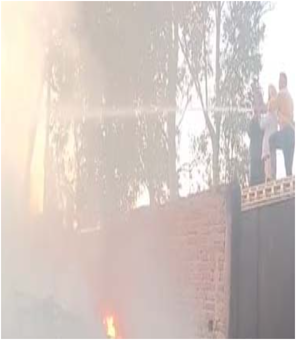 Jalandhar : रिहायशी इलाके में गोदाम में भीषण आग