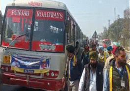 AAP सरकार की रैली में 890 सरकारी बसें?