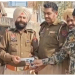 स्कूल में ड्रोन से गिराए पिस्टल व गोलियां स्कूल में ड्रोन से गिराए पिस्टल व गोलियां