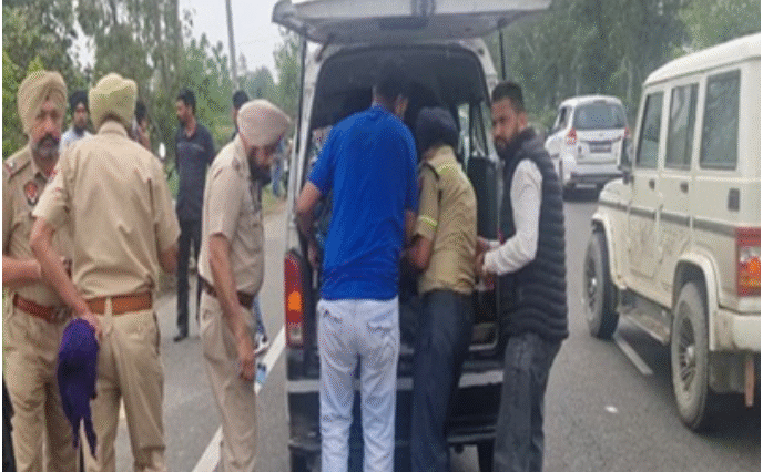 जालंधर-पठानकोट हाईवे पर टिप्पर ने बाइक सवार को कुचला