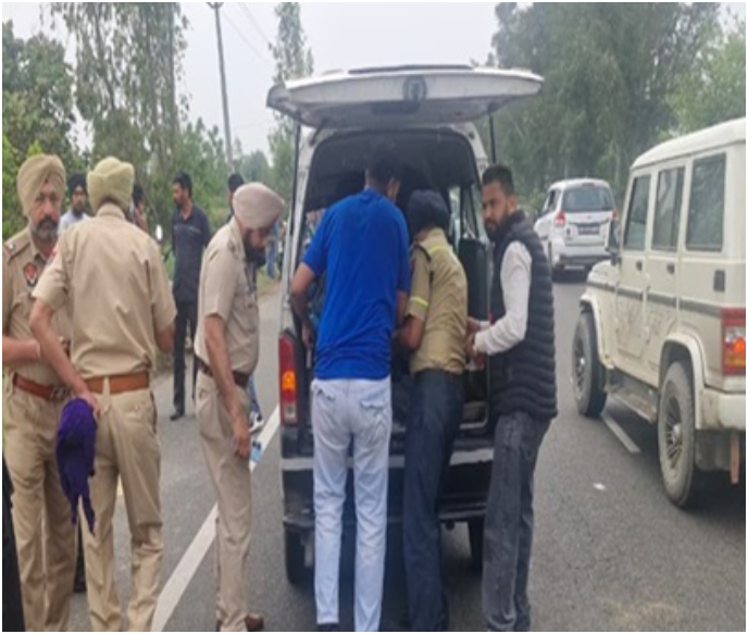 जालंधर-पठानकोट हाईवे पर टिप्पर ने बाइक सवार को कुचला