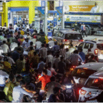 अफवाहों की आग में झुलसे पेट्रोल पंप अफवाहों की आग में झुलसे पेट्रोल पंप