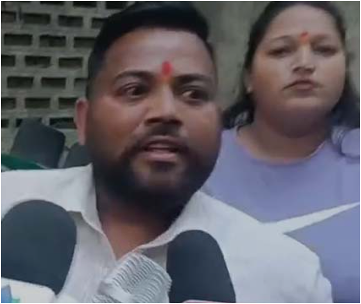 विवादों में घिरा शिवसेना नेता विवादों में घिरा शिवसेना नेता