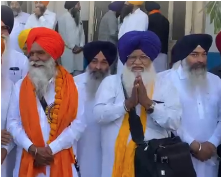 बैसाखी पर पाकिस्तान रवाना हुआ श्रद्धालुओं का जत्था