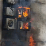 जालंधर : पॉश इलाके में मॉल के बाहर लगी आग जालंधर : पॉश इलाके में मॉल के बाहर लगी आग