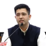 राघव चड्ढा ने दिया इस्तीफ़ा, सात सांसद टूटे