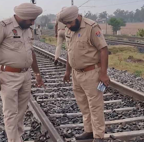 हैंड ग्रेनेड सहित भारी मात्रा में विस्फोटक सामग्री बरामद