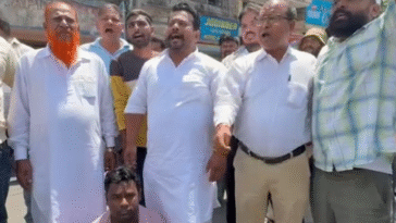 जालंधर में पार्षद के घर के बाहर हंगामा