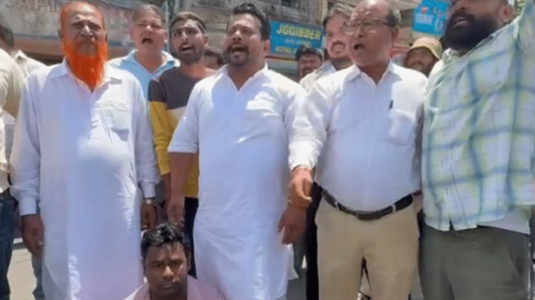 जालंधर में पार्षद के घर के बाहर हंगामा