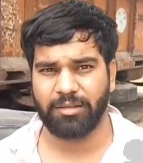 थाने के बाहर छात्रों पर हमला