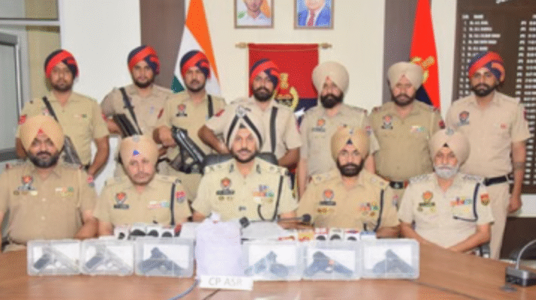 सीमा पार हथियार-नशा तस्करी मॉड्यूल का भंडाफोड़ सीमा पार हथियार-नशा तस्करी मॉड्यूल का भंडाफोड़
