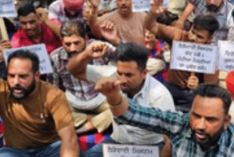 तीन दिवसीय हड़ताल पर बैठे रोडवेज कॉन्ट्रैक्ट मुलाजिम